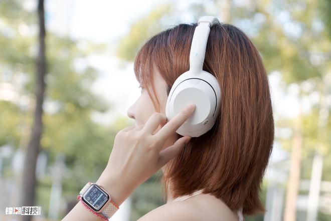 低音头戴式降噪耳机评测：低音新奇重而不腻龙8国际龙8网站索尼ULT WEAR重(图11)