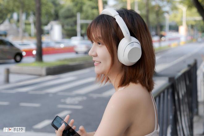 低音头戴式降噪耳机评测：低音新奇重而不腻龙8国际龙8网站索尼ULT WEAR重(图13)