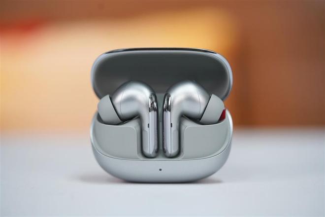 高性价比机型实测这钱花得值不亏!2025蓝牙耳机红榜|这 2 款(图2) 高性价比机型实测这钱花得值不亏!2025蓝牙耳机红榜|这 2 款(图2)